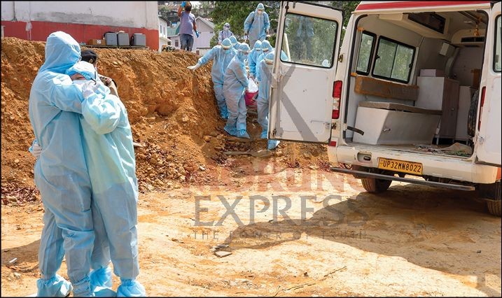 A woman mourning the demise of her husband who was a COVID-19 patient and passed away at District Hospital, Tuensang on April 23. Amid rising cases in the State, the COVID-19 death toll till April 23 was 94 (10 not COVID-related). (Morung Photo)